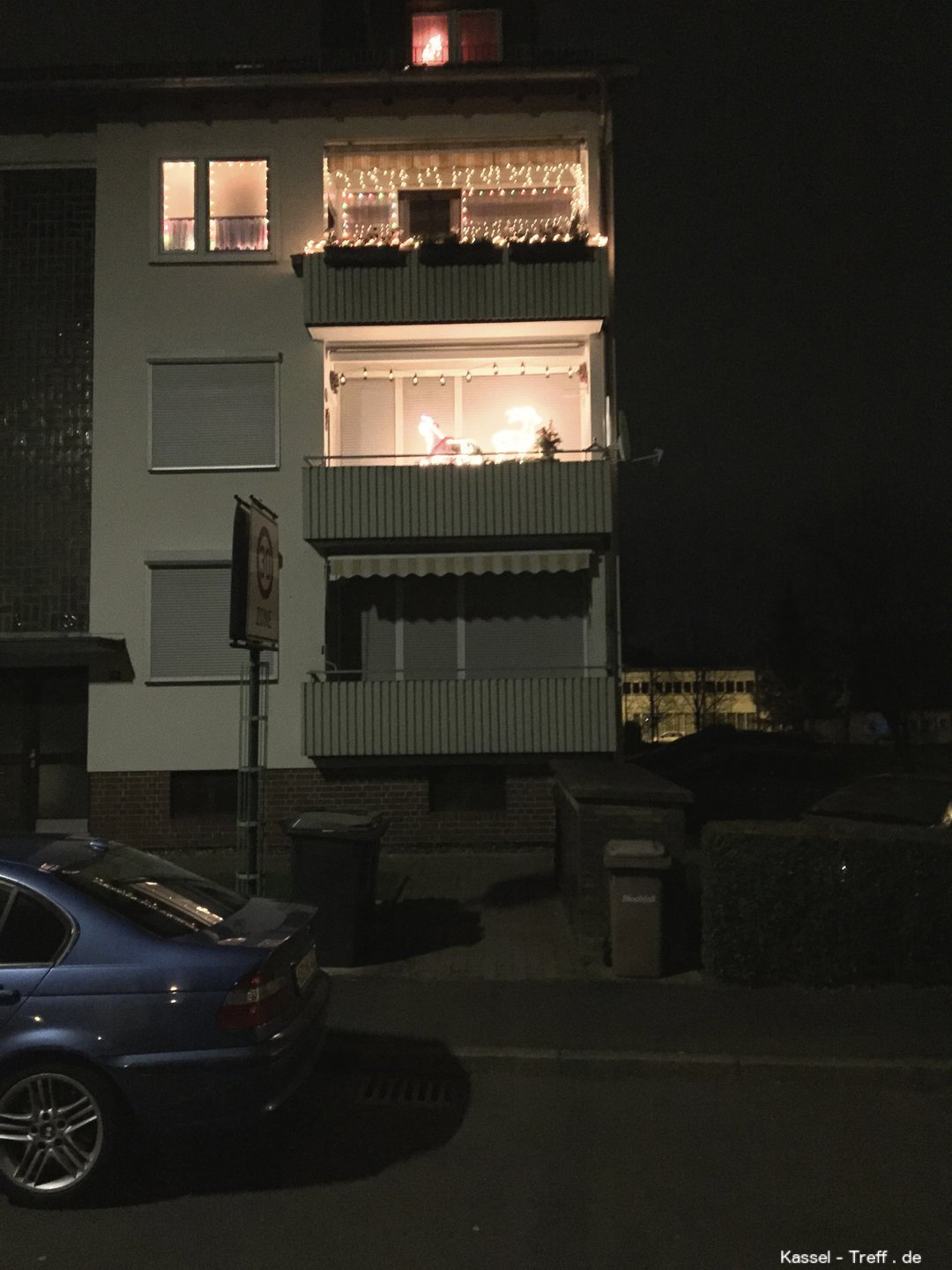 Weihnachtsbeleuchtung am Balkon