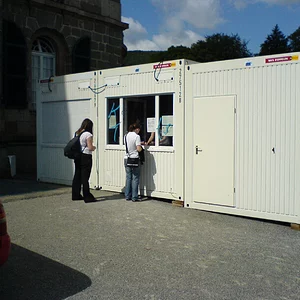 Kartenverkauf zur documenta 12 am Container