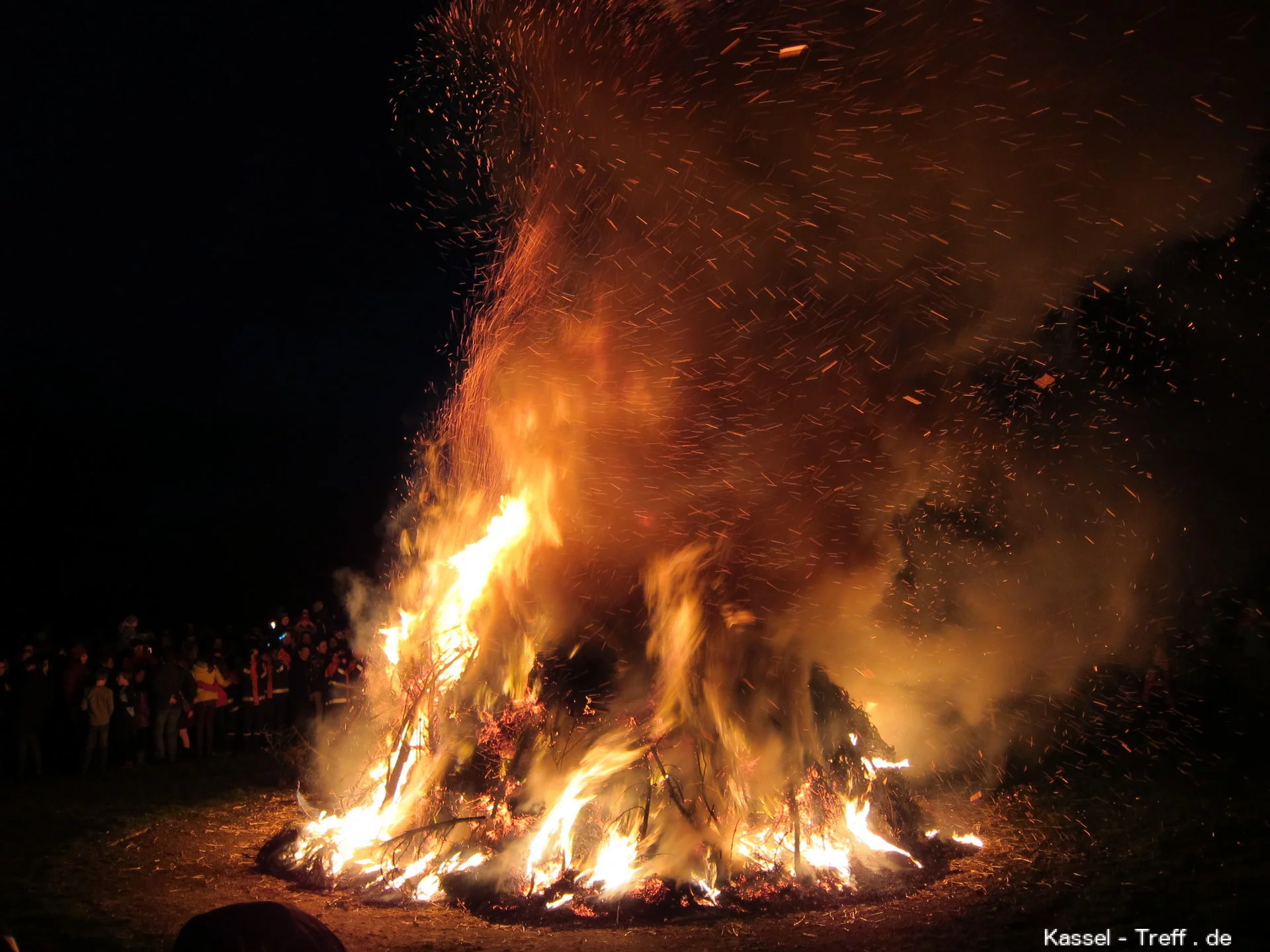 Osterfeuer in Niederzwehren-Kassel